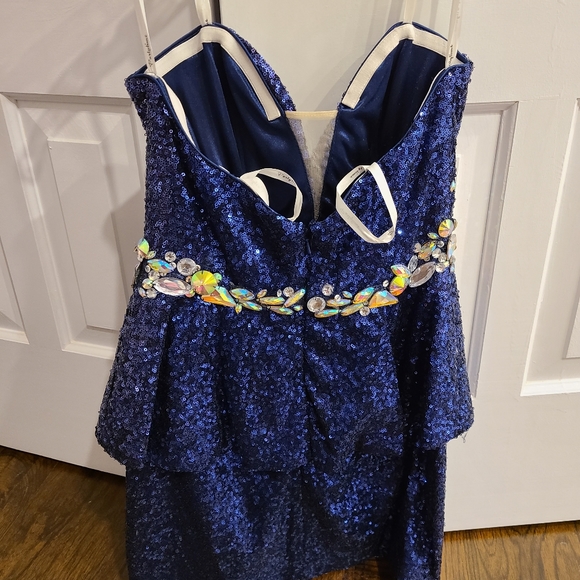 Beautiful navy blue mini dress - Picture 2 of 4